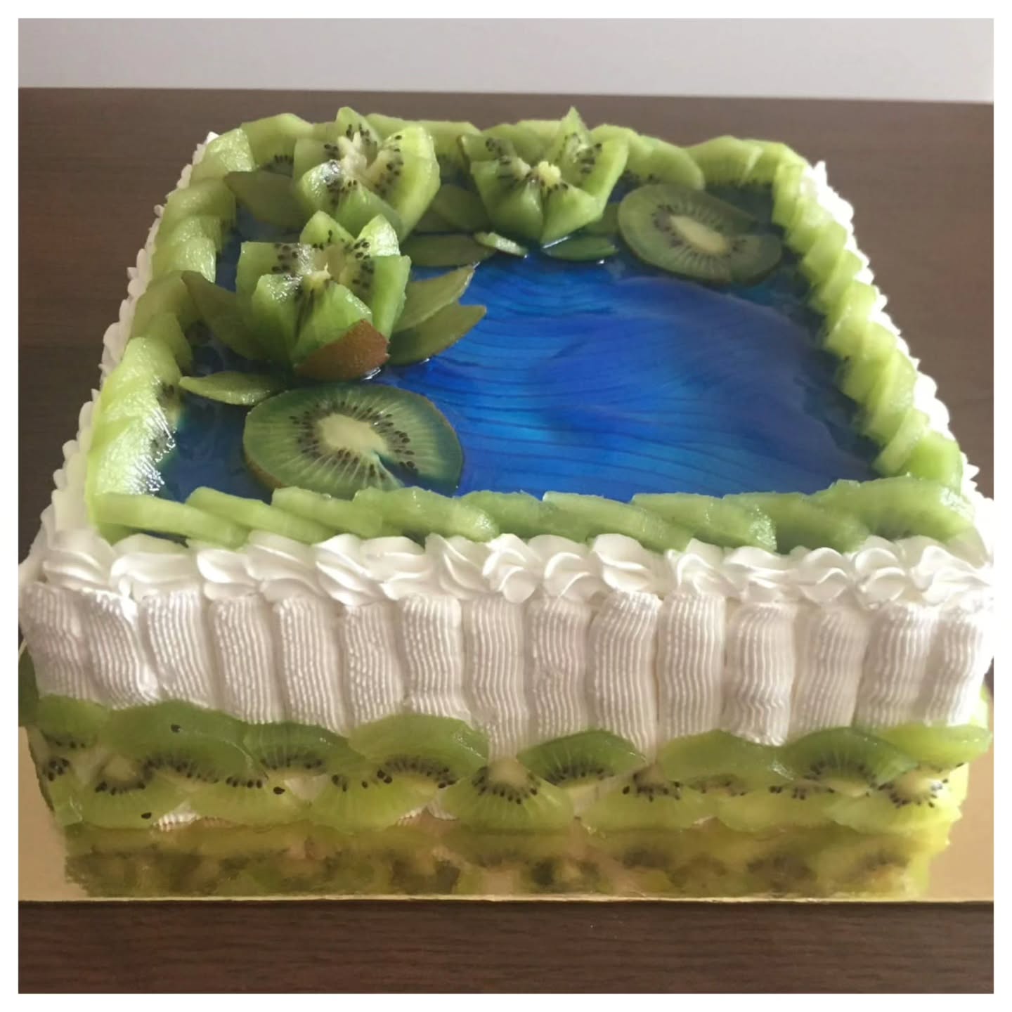 Water Lily Pond Kiwi Fresh Fruit Cake