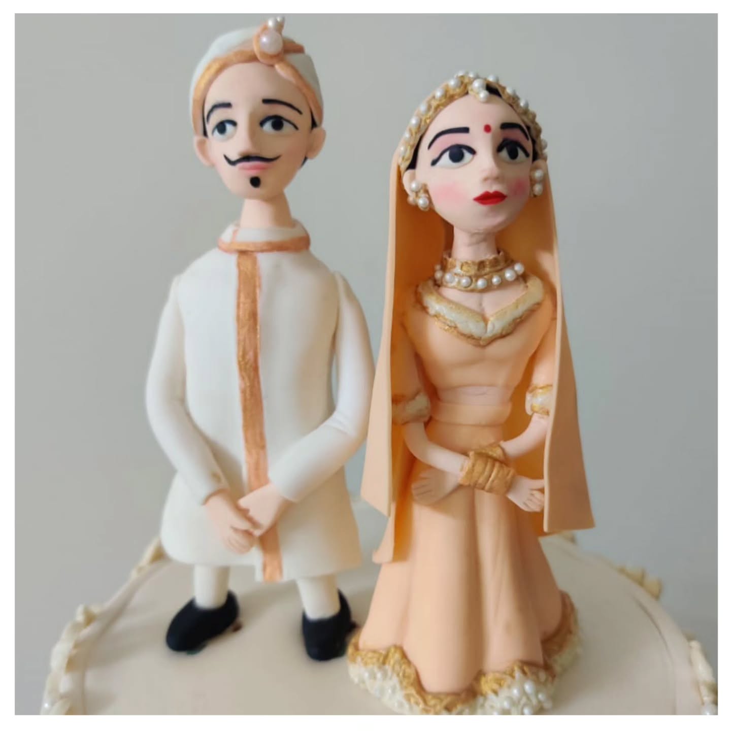 Wedding Cake Couple Toppers